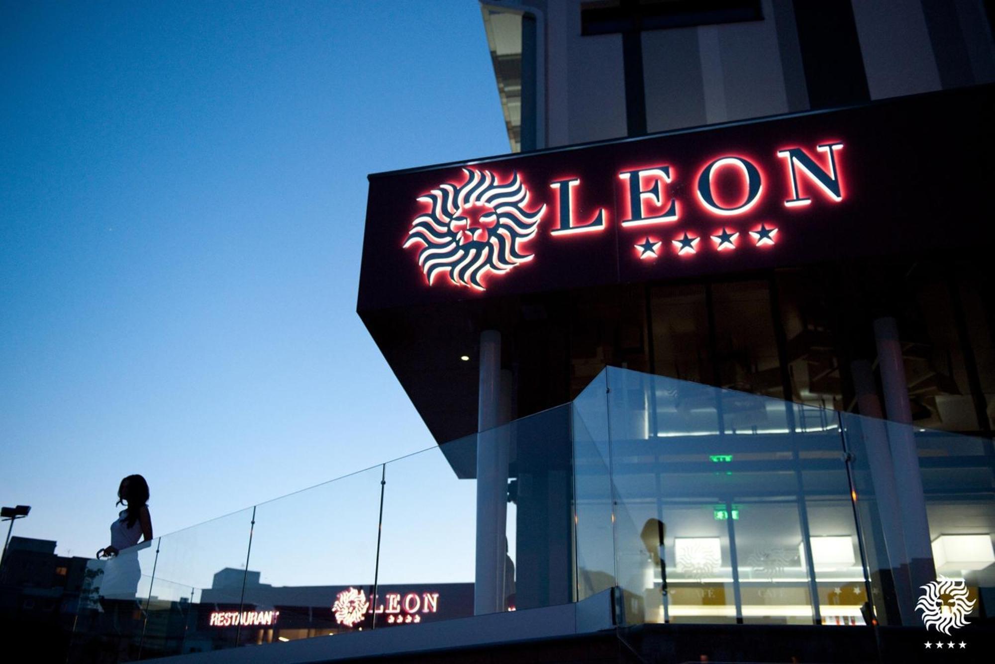 Hotel Leon & Spa Arad Luaran gambar