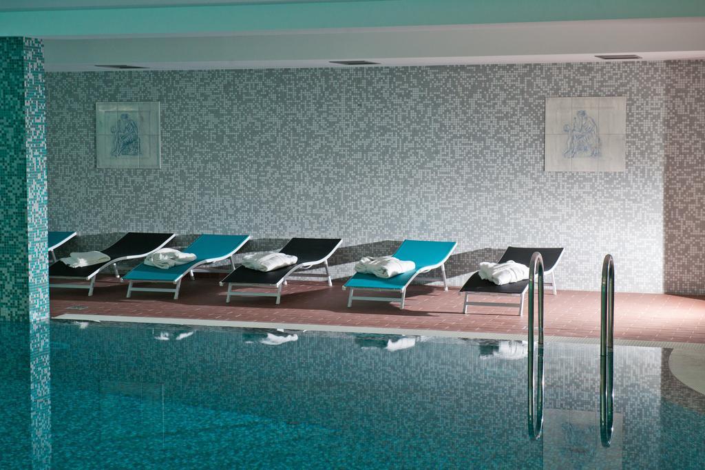 Hotel Leon & Spa Arad Luaran gambar